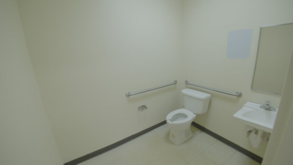 More Photos Of 203 Oakside Ln, Canton Medical For Sale