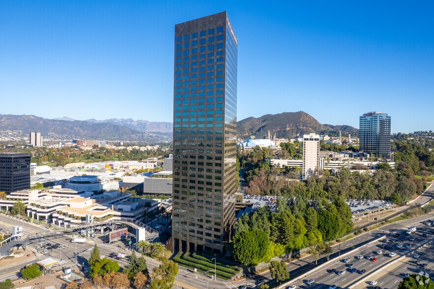 More Photos Of 10 Universal City Plz, Universal City Office For Lease