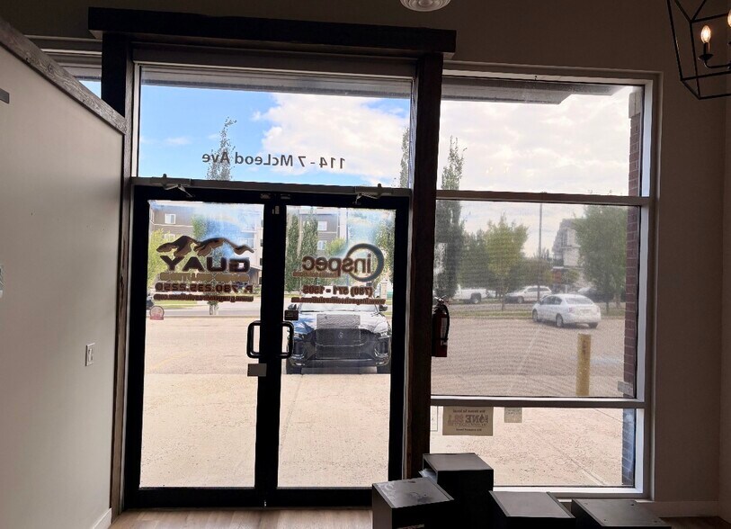 More Photos Of 7 McLeod Ave, Spruce Grove Storefront For Lease