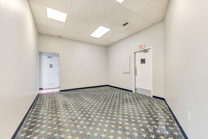 More Photos Of 150 Hillside Dr, Bethel Park Office For Lease