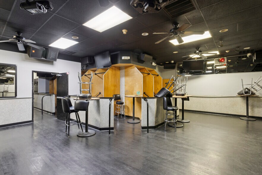 More Photos Of 1900 S Christopher Columbus Blvd, Philadelphia Freestanding For Sale