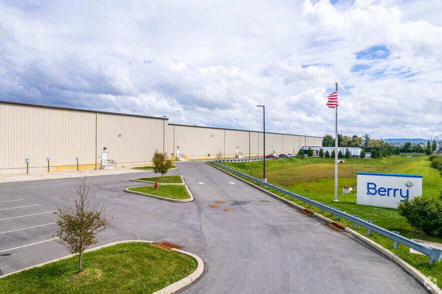 More Photos Of 190 Strykers Rd, Phillipsburg Warehouse For Lease