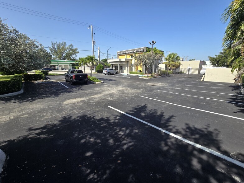 More Photos Of 1583 E Oakland Park Blvd, Oakland Park Freestanding For Sale
