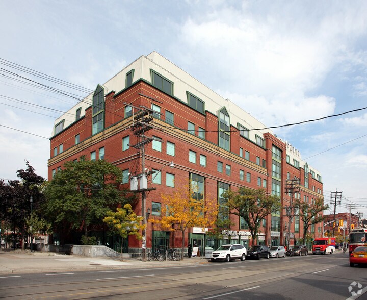 More Photos Of 340 College St, Toronto Medical For Lease