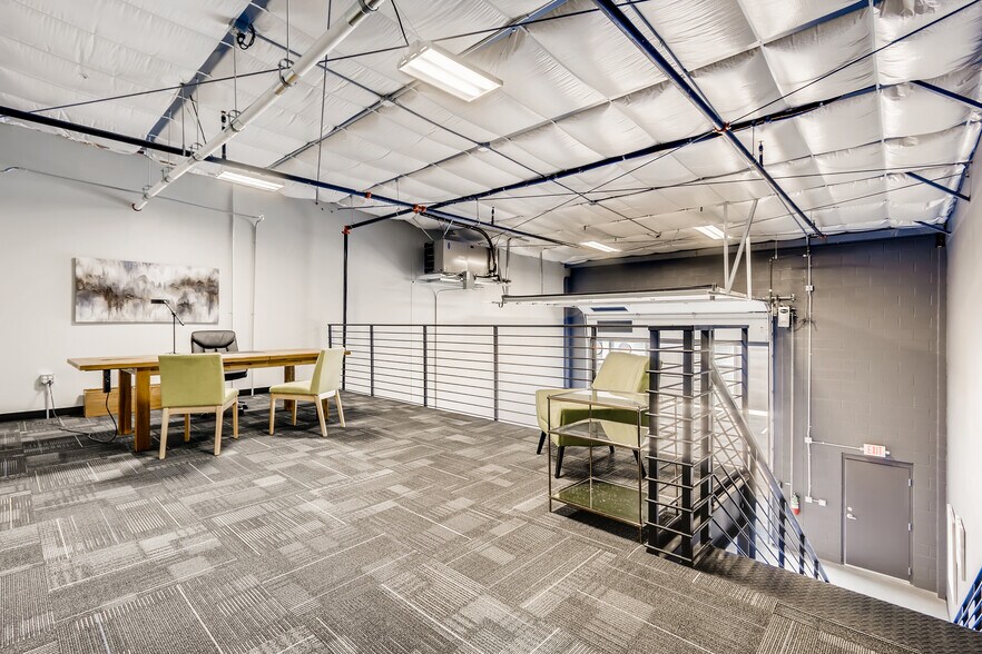 More Photos Of 2100 Double Creek Dr, Round Rock Showroom For Lease