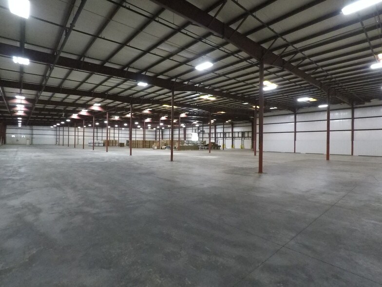 More Photos Of 1250 Commerce Dr, Farwell Manufacturing For Lease