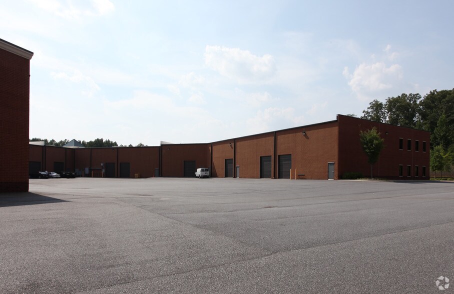 More Photos Of 3975 Lakefield Ct, Suwanee Light Manufacturing For Lease