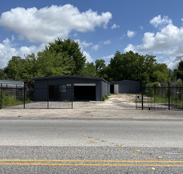 More Photos Of 422 W Gulf Bank Rd, Houston Warehouse For Sale