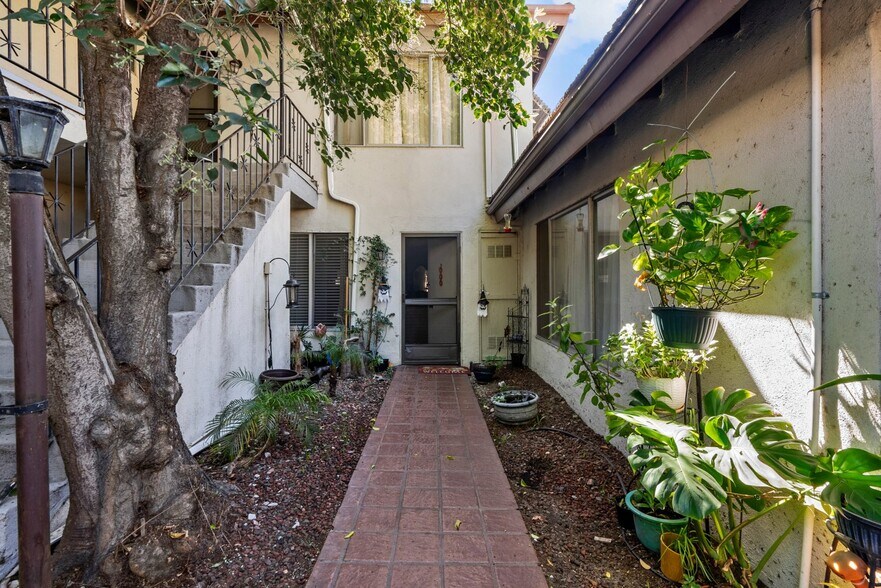 More Photos Of 7614 Mason Ave, Winnetka Multifamily For Sale