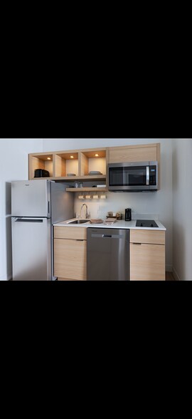More Photos Of 215 Alford Dr, Weatherford Hotel For Sale