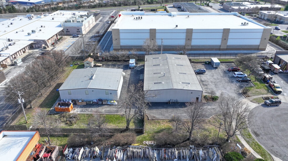 More Photos Of 12101 W 88th St, Lenexa Warehouse For Lease