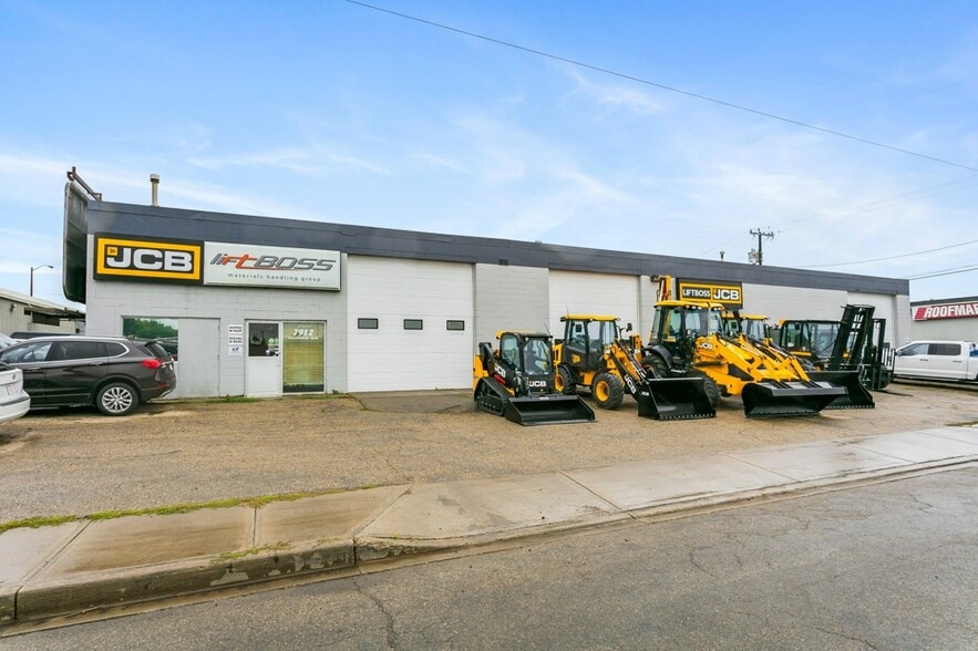 More Photos Of 7912 Yellowhead Trl NW, Edmonton Service For Lease