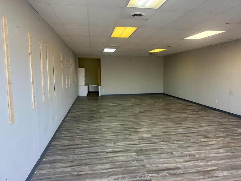 More Photos Of 3784-3788 Mckelvey Rd, Bridgeton Storefront Retail Office For Lease