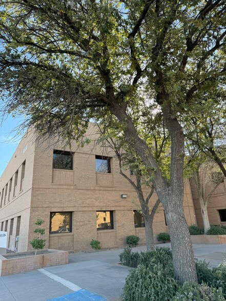 More Photos Of 9440 Viscount Blvd, El Paso Office For Sale