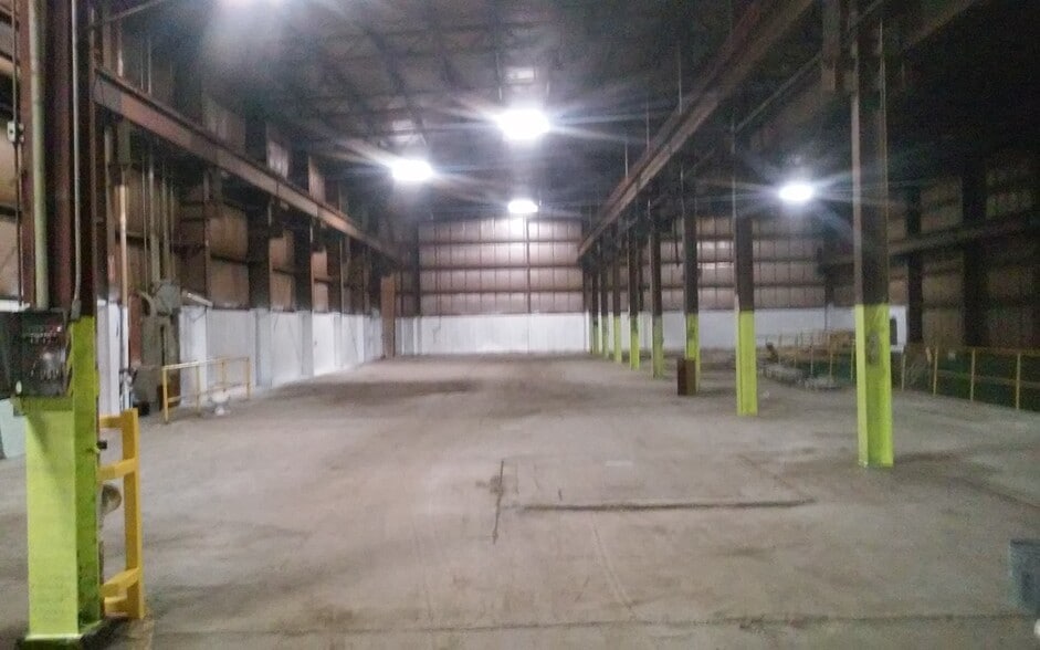 More Photos Of 315 W Mill St, Beaver Dam Manufacturing For Lease
