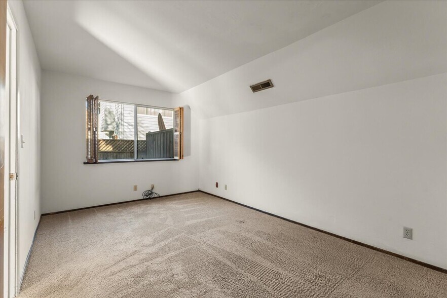 More Photos Of 2122 Penasquitas Dr, Aptos Apartments For Sale