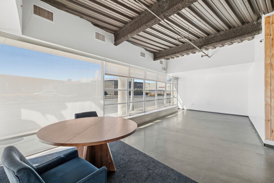 More Photos Of 3000-3002 Newport Blvd, Newport Beach General Retail For Sale