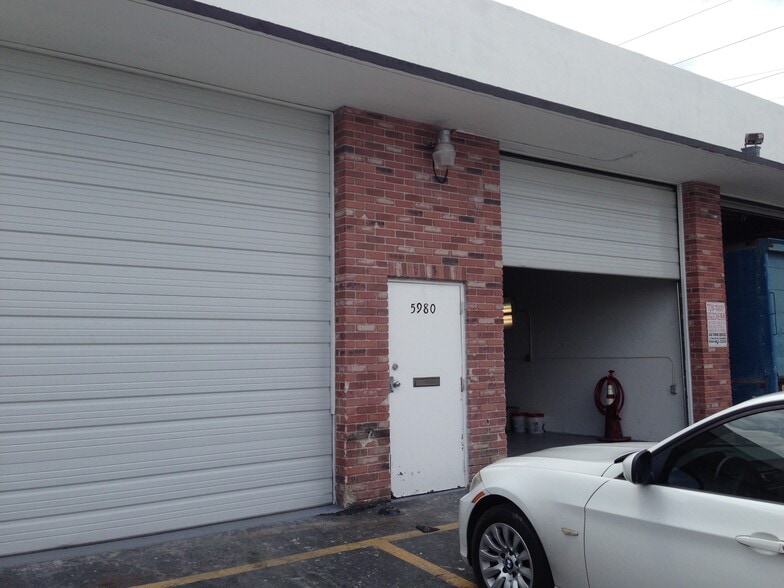 More Photos Of 5960-5992 SW 23rd St, West Park Showroom For Sale