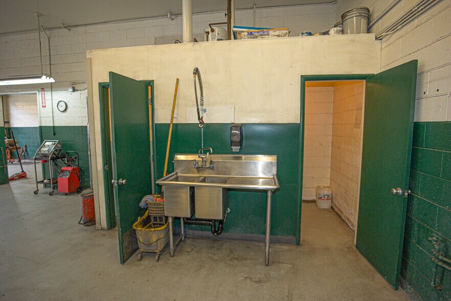 More Photos Of 1931 1st St, Livermore Freestanding For Sale