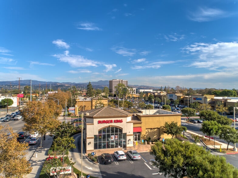 More Photos Of 2140 E 17th St, Santa Ana Unknown For Lease