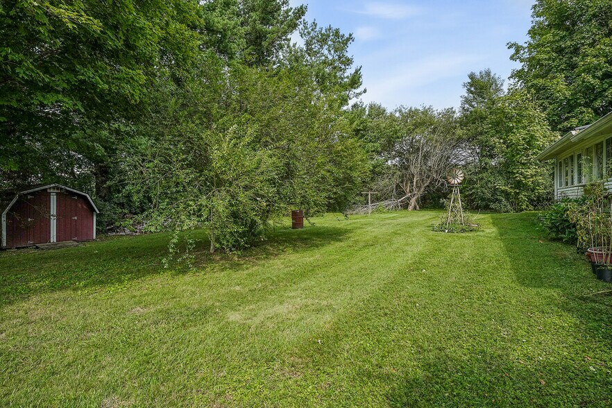 More Photos Of 2650 Cook Rd, Crossville Office For Sale
