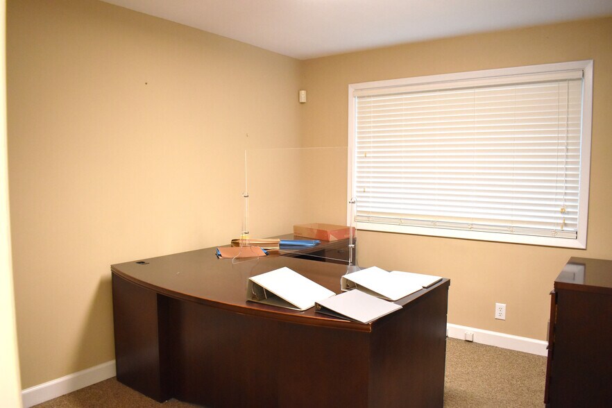 More Photos Of 256 Hospital St, Mocksville Medical For Lease