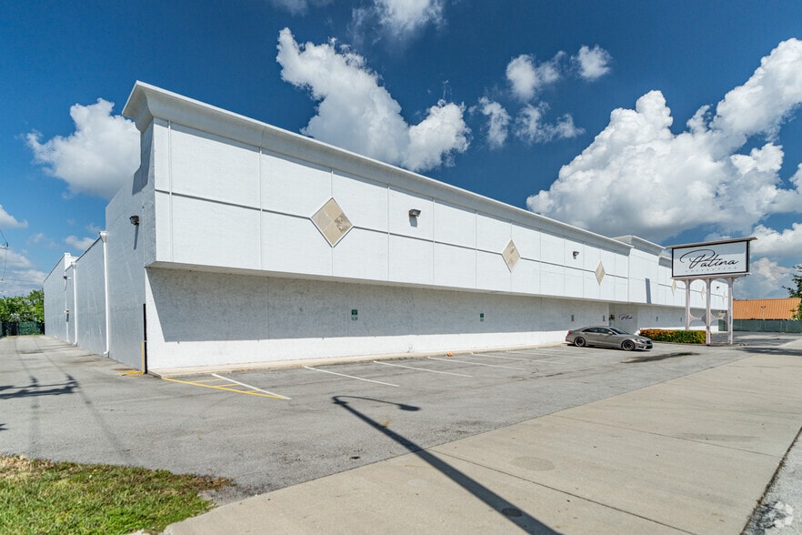 More Photos Of 4711 N State Road 7, Tamarac Showroom For Sale