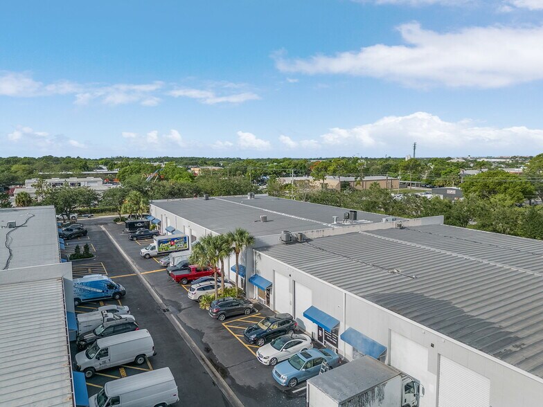 More Photos Of 4110 Enterprise Ave, Naples Unknown For Lease