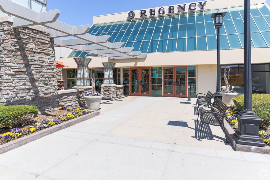 More Photos Of 120 Regency Pky, Omaha Unknown For Lease