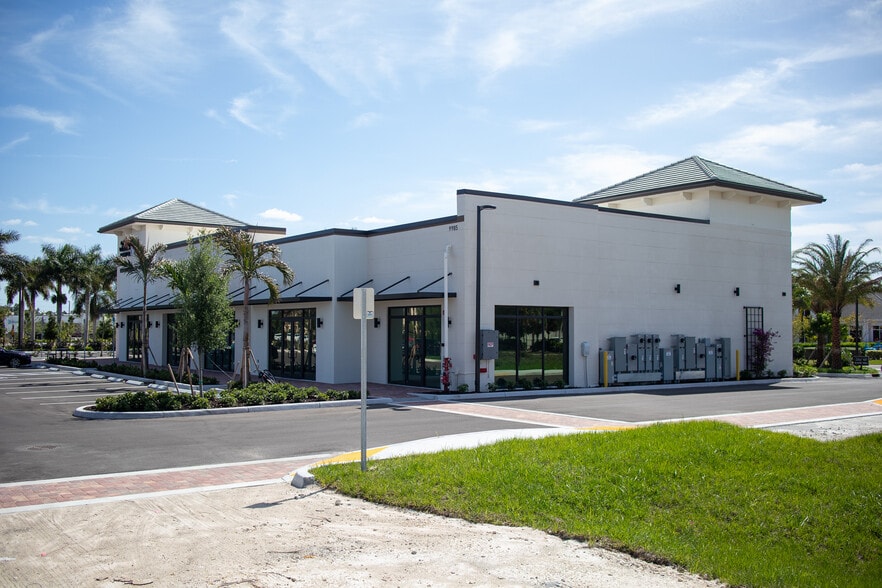 More Photos Of 9985 Estero Oaks Dr, Fort Myers Freestanding For Lease