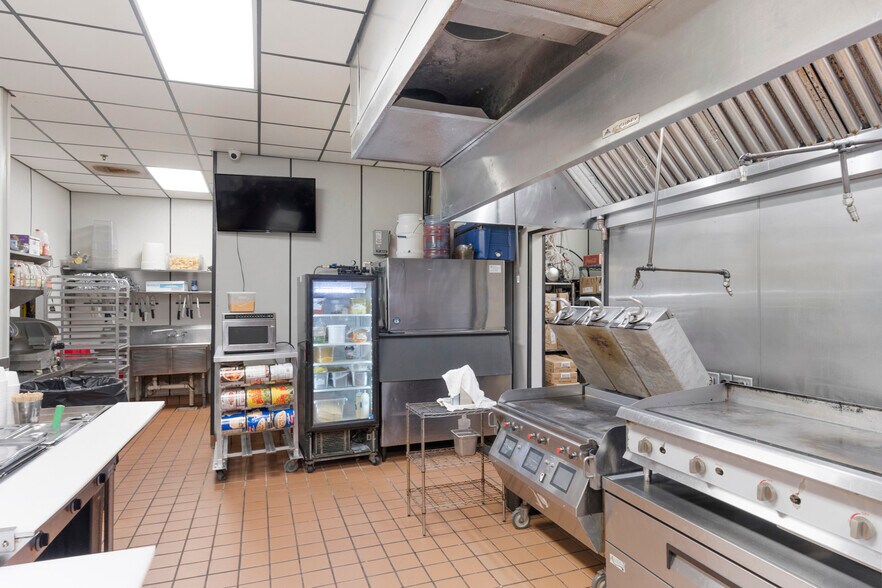 More Photos Of 10031 Hutchison Blvd, Panama City Beach Restaurant For Sale