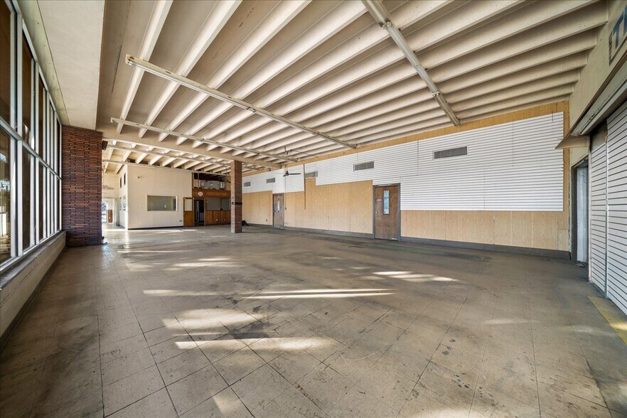 More Photos Of 1120 N Magnolia Ave, Ocala Warehouse For Lease