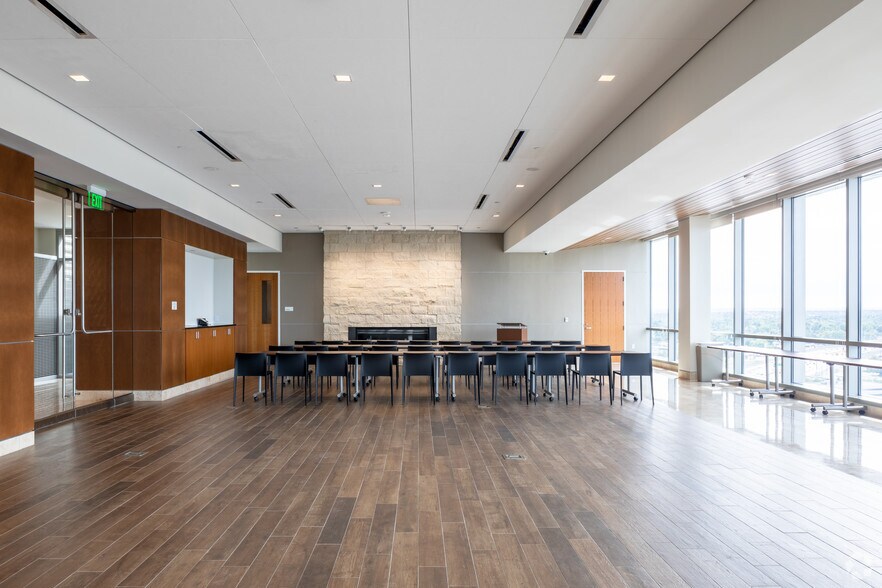 More Photos Of 2000 S Colorado Blvd, Denver Office For Lease