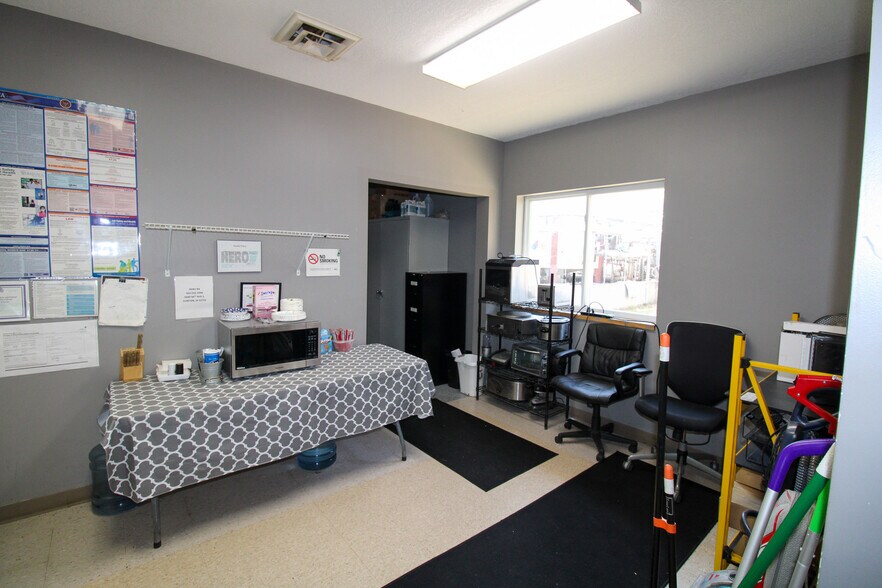 More Photos Of 5640 44th Ave S, Clinton Industrial For Sale