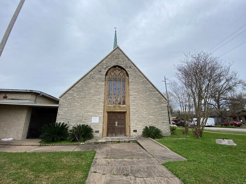 Primary Photo Of 6601 Sherman St, Houston Lodge Meeting Hall For Sale