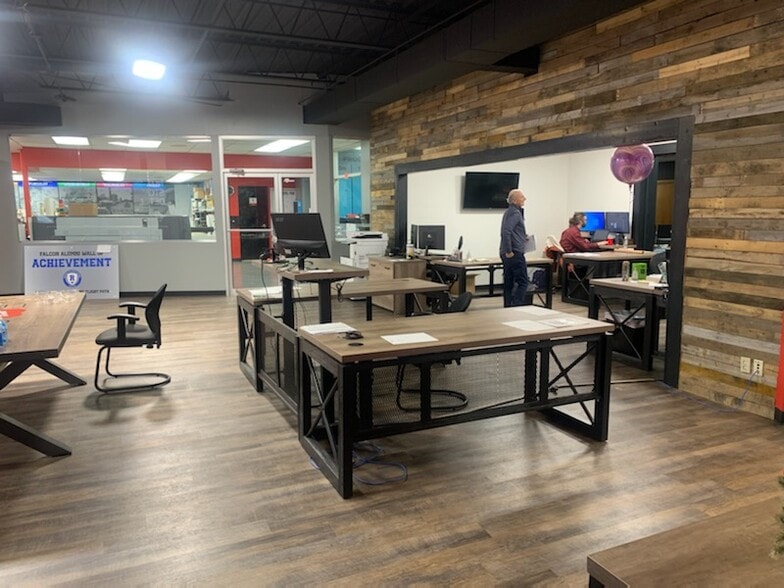 More Photos Of 1017-1019 Naughton Dr, Troy Warehouse For Lease