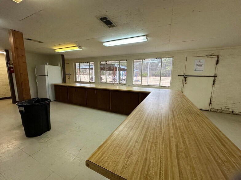 More Photos Of 10 Bowen Rd, Eupora Freestanding For Sale