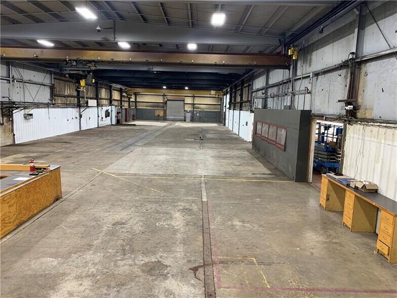 More Photos Of 20 Museum Rd, Washington Warehouse For Lease