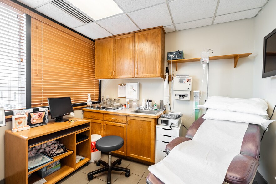 More Photos Of 1055 N 300 W, Provo Medical For Sale