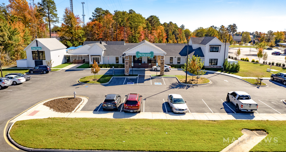 Primary Photo Of 1214 Koger Center Blvd, North Chesterfield Veterinarian Kennel For Sale