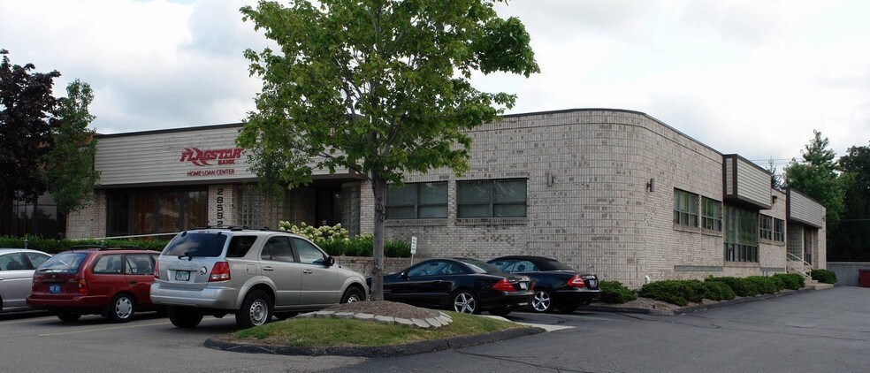 More Photos Of 28592 Orchard Lake Rd, Farmington Hills Light Manufacturing For Lease