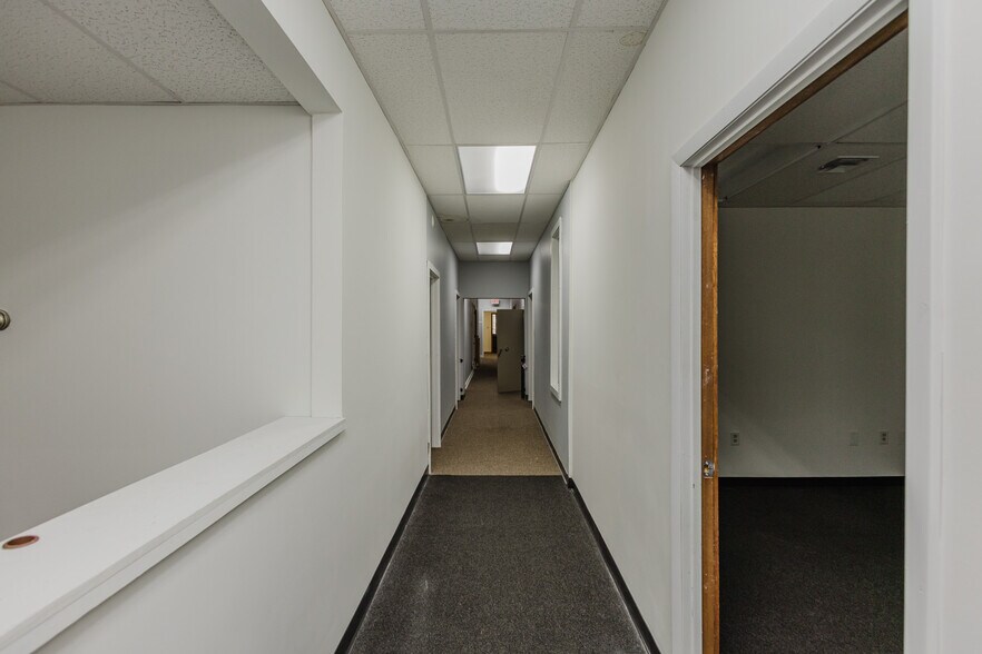 More Photos Of 724 N Main St, Newton Storefront For Sale