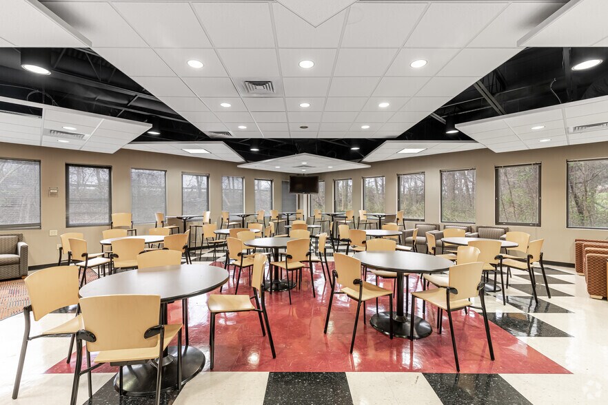 More Photos Of 600 Saw Mill Rd, West Haven Office For Sale