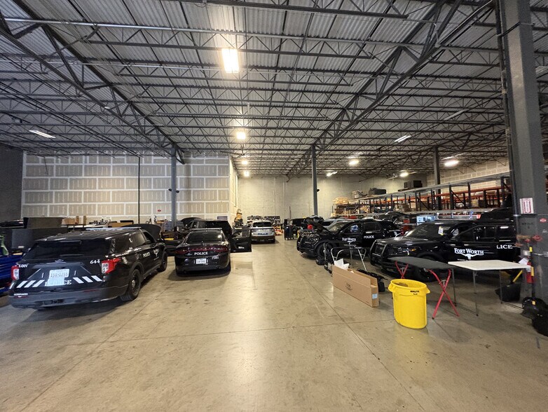 More Photos Of 800 Railhead Rd, Fort Worth Warehouse For Lease