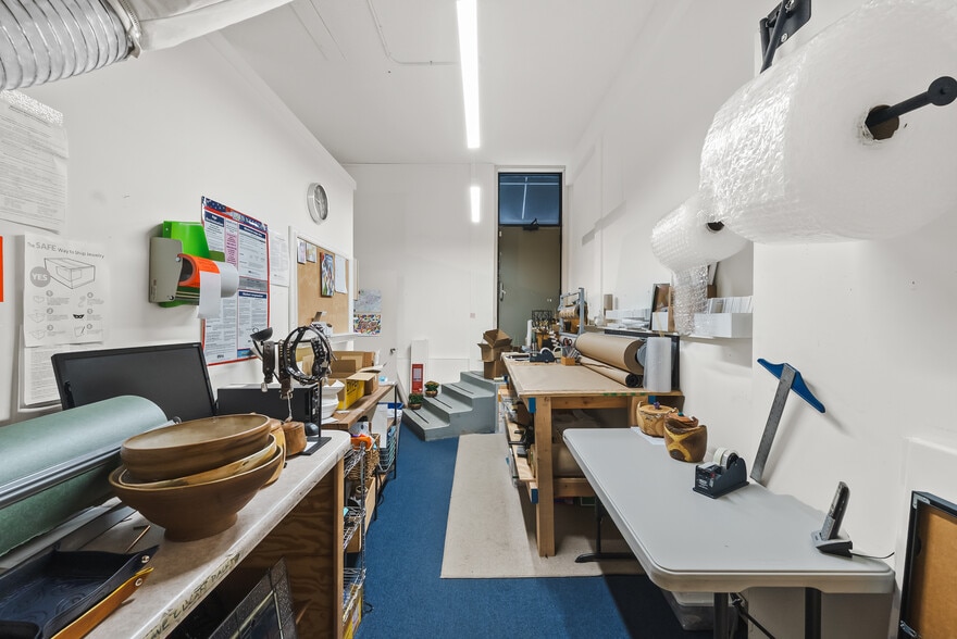 More Photos Of 611 Grand Ave, Saint Paul Storefront For Sale