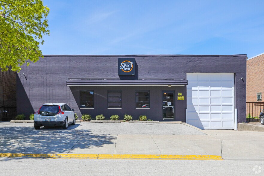 More Photos Of 6428 N Ridgeway Ave, Lincolnwood Warehouse For Sale