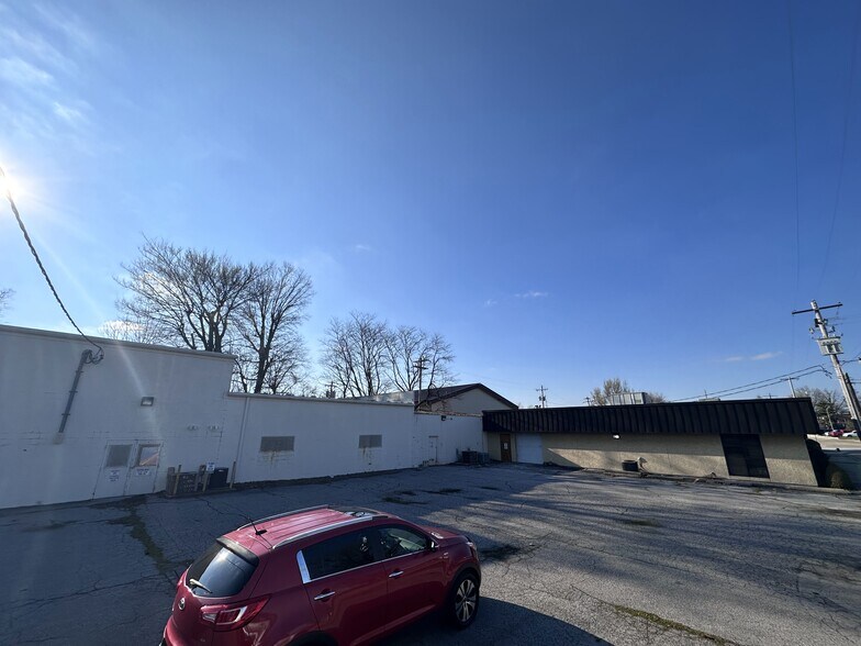 More Photos Of 205 S New Madrid St, Sikeston Light Manufacturing For Sale