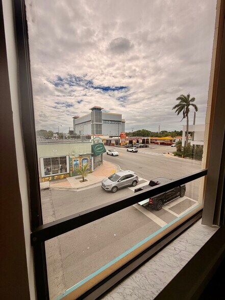 More Photos Of 3090 SW 8th St, Miami Freestanding For Lease