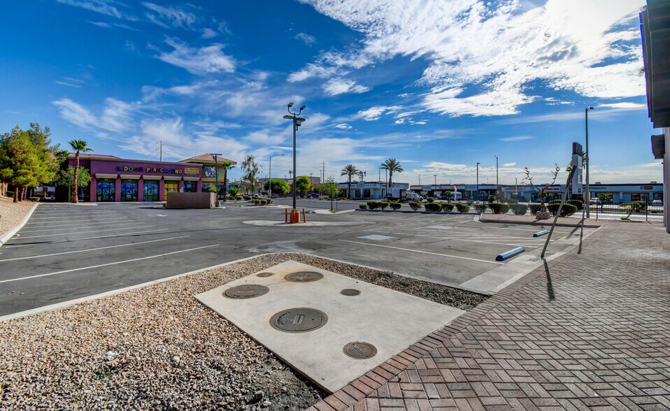 More Photos Of 4255 S Durango Dr, Las Vegas Freestanding For Lease