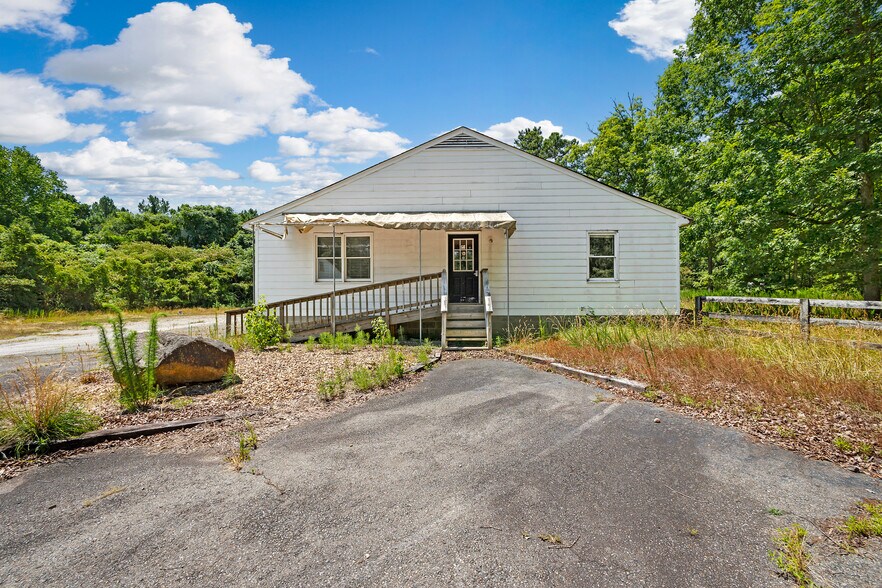 More Photos Of 2425 Portugee Rd, Sandston Warehouse For Sale